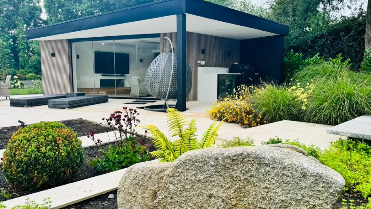 8b25d88a 3922 4b01 ab86 a4a271d4750b 1 105 c